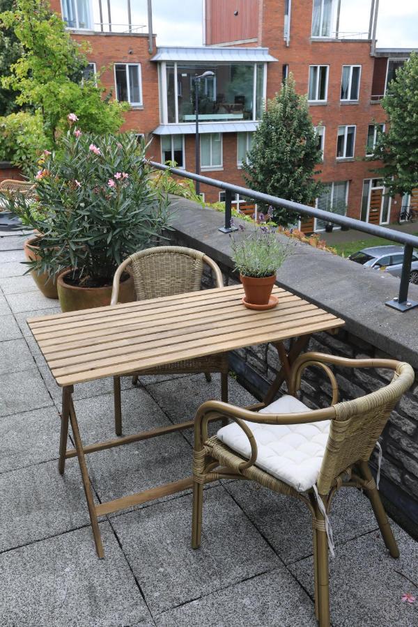 B&B De Zwanebloem Άμστερνταμ Εξωτερικό φωτογραφία